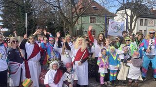 Der Fasnachtsumzug in Brühl ist närrisch gestartet
