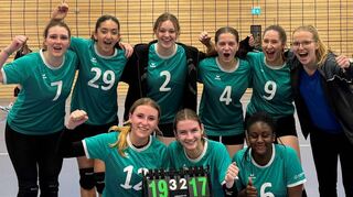 In der Kreisliga gewinnen die Volleyballerinnen der SG Brühl/Ketsch mit 3:2 gegen Heidelberg – nach einem von Höhen und Tiefen geprägten Spielverlauf hauchdünn im Entscheidungssatz.