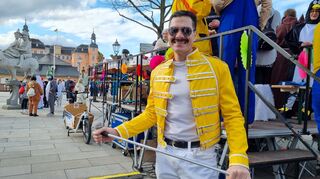 Freddie Mercury feiert sein Comeback in Schwetzingen ... oder besser gesagt: seine Wiederauferstehung. Danke, Markus Bürger, für diesen Hingucker!