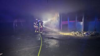 Die Feuerwehr Brühl bei ihrem Einsatz am Fasnachtsdienstagabend.