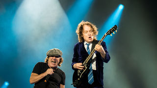 Seit 2001 begeisterten Brian Johnson (l.) und Angus Young schon viermal in Hockenheim. Der legendäre Gitarrist und Bandgründer spielte mit AC/DC in den 1970ern noch in der Mannheimer Multihalle oder in der Rheingoldhalle.