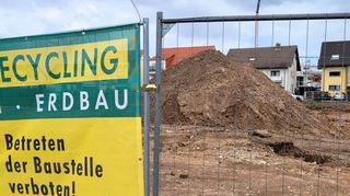 Zwischen Karl-Metz-Straße und Heinrich-Schwegler-Straße entstehen fünf Wohnhäuser. Eine städtische Wohnungsbaugesellschaft wird es in Eppelheim vorerst aber nicht geben.