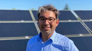 Landtagsabgeordneter Dr. Andre Baumann von Bündnis 90/Die Grünen lobt den Ausbau der Photovoltaik im Kreis.