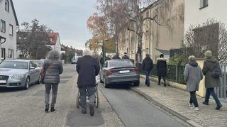 Für den Fußverkehrscheck war es notwendig, zu Fuß durch Plankstadt zu laufen. Dabei wurden sowohl positive als auch negative Punkte im Straßenverkehr aufgeführt.