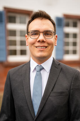 Kevin Weirether kandidiert bei der Bürgermeisterwahl 2024 in Neulußheim.