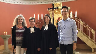 Kirchengemeinderätin Tanja Löschmann, Joanna Notheis, Pfarrerin Katharina Treptow-Garben und Kirchengemeinderat Jonas Ballreich. Bild: Hettwer