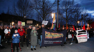 Kundgebung auf dem Schwetzinger Schlossplatz am 27. Februar mit dem Namen "Keine Räume für rechte Hetze!" gegen die AfD-Veranstaltung im Palais Hirsch.
