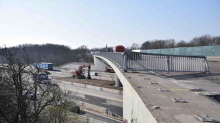 Die A6 bei Schwetzingen wird aufgrund von Bauarbeiten am Wochenende vollständig gesperrt, was zu erheblichen Verkehrsbehinderungen führen wird.