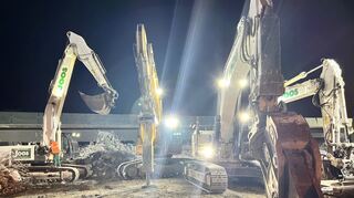 Am Wochenende zerlegte schweres Gerät eine Brücke bei Schwetzingen über die A 6. Am Samstagnachmittag war das Bauwerk gefallen.