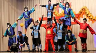 Das Männerballett der Meckenheimer „Marlachfrösche“ erntet mit seiner Version des Films „Mulan“ wahre Begeisterungsstürme. Dafür gibt es in der entsprechenden Wertung den ersten Platz.