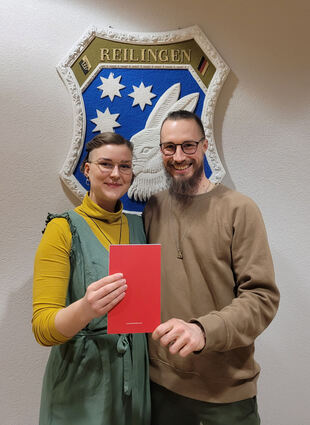 Die nominierte Spitzenkandidatin Michelle Schäfer und Jochen Lochner freuen sich nach der Wahl die Liste anführen zu dürfen.