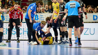 Schreckmoment am Samstag: Löwen-Kreisläufer Jannik Kohlbacher verletzte sich beim Spiel gegen Erlangen früh an der Schulter.