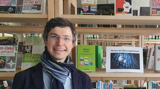 Leiter Christian Sauer zieht eine positive Bilanz der Büchereinutzung im vergan-genen Jahr – die Trends zeigen durchweg nach oben.