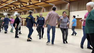 Auch wenn sich in mancher Choreographie eingehängt wird - Linedance ist ein Einzeltanz in der Gruppe.