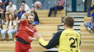 Beim B&K-Cup im vergangenen Sommer spielte Gianluca Pauli (li.) mit der SGL noch gegen Heddesheim, nach der Saison wechselt er dann die Seiten.