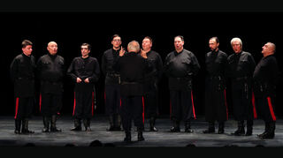 Der Don Kosaken Chor Serge Jaroff steht in der Stadthalle unter der Leitung von Volodymyr Pozdrij anstelle von Wanja Hlibka.