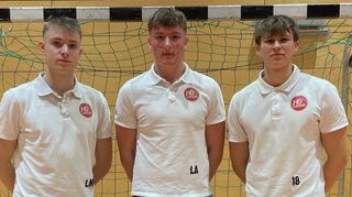 Die drei ehemaligen A-Jugendlichen Louis Maurer (v. l.), Lukas Auth und Tim Rabe werden bei der HG Oftersheim/Schwetzingen in den aktiven Bereich eingebunden.
