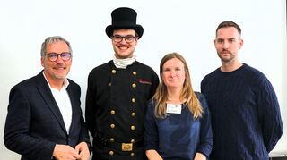 Das Büro für Klimaschutz der Stadt Schwetzingen bot beim Klimastammtisch einen Expertenvortrag zum Thema Wärmepumpe: Wolfgang Leberecht (v. l.), Leiter des Amtes für Klimaschutz, Stadtentwicklung, Wirtschaft und Bauordnung, Schornsteinfegermeister Georg Niedermaier, Klimaschutzmanagerin Maike Berkemeier und Sachgebietsleiter Ramon Eck.