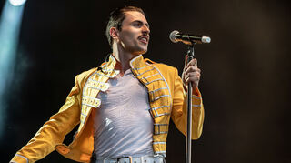 Es sieht aus wie Freddie und er singt wie Freddie – Valentin L. Findling.