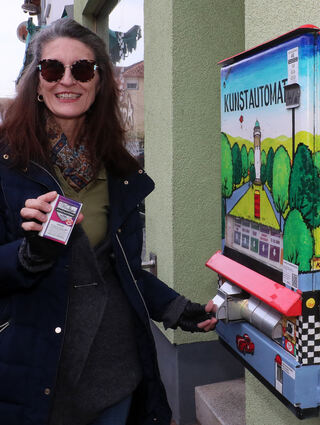 Colleen Kelly-Gaa war neugierig und hat sich ein Minikunstwerk gezogen.