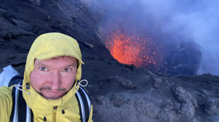 Adams größtes Abenteuer: Am Vulkankrater auf der Insel Tanna zu stehen.