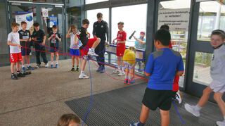 Beim Handball-Powercamp stehen auch koordinative Übungen auf dem Programm. 36 Jungs und Mädchen aus den Jahrgängen 2012 bis 2015 waren diesmal dabei.