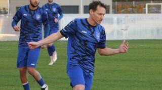 Der Brühler Mittelfeldspieler Fabian Weiß kann verletzungsbedingt im Spitzenspiel der Fußball-Landesliga gegen den FC Türkspor nicht mitwirken.
