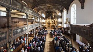 Die Dreifaltigkeitskirchengemeinde – hier der Blick entlang des Kirchenschiffs auf den Altar – wird Teil des Tages des offenen Denkmals am 8. September sein. Und Speyer die deutsche Denkmalhauptstadt.
