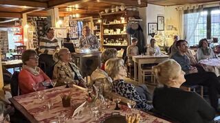 Interessierte lauschte das Publikum den Ausführungen von Dr. Ralf Wagner zu den Gärten von Versailles – diese Anlage gilt als Kronjuwel der absolutistischen Landschaftsarchitektur.