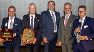 Der Lions Club Speyer feiert sein 60-jähriges Bestehen. District Governor Armin Dönnhoff und Präsident Hanno Gerwin ehren hier die langjährigen Mitglieder Rudolf Müller, Dr. Clemens Spiekermann, Johannes Merz und Knut Mertens.