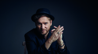 Johannes Oerding ist die erste Bestätigung für Musik im Park 2025.