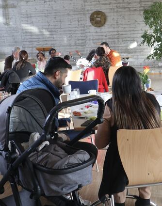 Das Begegnungscafé des Asylkreises im evangelischen Gemeindehaus ist traditionell gut besucht.