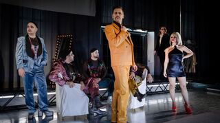 Possen-Personal: Gestalten:  Raphael Wittmer, Rafael Helbig-Kostka, Bartosz Urbanowicz, Christopher Diffey, Jelena Kordic und Amelia Scicolone in ihren Rollen.