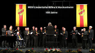 Präsentiert sich zum Festbankett in bester Verfassung: Der Männerchor unter der Leitung von Frank Christian Aranowski.