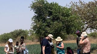 Zu Ostern haben Vertreter des Vereins Baobab die weite Reise in den Senegal zurückgelegt, um bei der Einweihung des neuen Brunnens dabei zu sein.