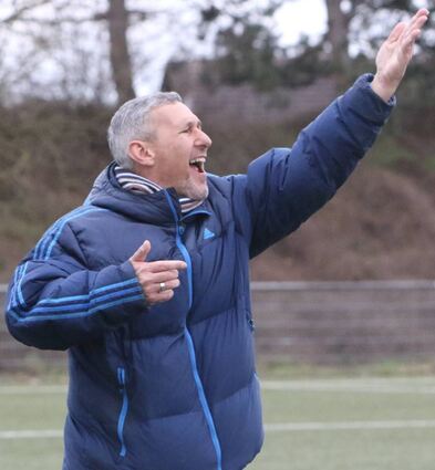 Trainer Andrés Medina López will die fünf Spiele andauernde Erfolgsserie seines SV Rohrhof gegen Seckenheim fortsetzen.