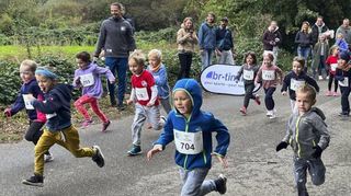 Beim Spendenlauf „Run for the kids“ nehmen in jedem Jahr Sportler aus allen Alterklassen teil.