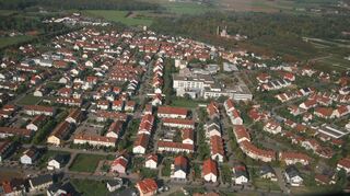 Die GRN Klinik bildet einen zentralen Punkt im Schälzig – auch bereits auf diesem Luftbild von 2015.