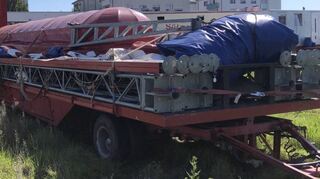 Die noch fehlende Inneneinrichtung des Zeltes der Familie Bügler kann erst mal nicht aufgebaut werden.