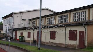 Die Dr.-Erwin-Senn-Halle ist in die Jahre gekommen, aber auch das „Herz“ des Vereins. Ein Neubau würde mindestens vier Millionen Euro kosten.