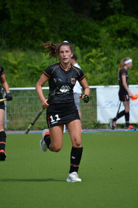 Strebt im Hockeysport großes an: Julie Pieper aus Oftersheim.