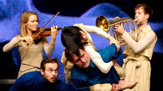Zum Abschluss der Schwetzinger SWR Festspiele wird „Nico and the navigators: The whole Truth about Lies“ gezeigt.