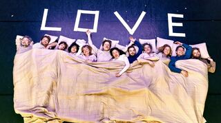 Wahrheiten, Lügen, Liebe – eben alles Menschliche – kommt beim MUsiktheater von „Nico and the Navigators“ zum Abschluss der SWR Festspiele auf die Bühne.