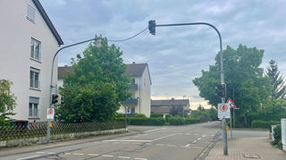 Zu lange Wartezeiten, zu kurze Grünphasen: Viele Fußgänger meiden die Ampelanlage in der Jahnstraße und wechseln daneben die Straßenseite.