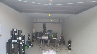 Ein Blick in die Ketscher Garage der Kabs, die den Mitarbeitern als Schaltzentrale dient.