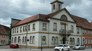 Das Rathaus in Schwetzingen - am 9. Juni 2024 wird ein neuer Gemeinderat gewählt.