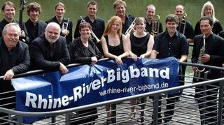 Die Rhine-River-Bigband gibt es seit 30 Jahren. Am Sonntag spielt sie mal wieder im Schlossgarten.