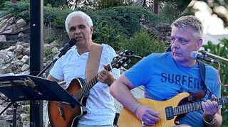 „JayCee“, das sind die beiden Reilinger Jens Penther (r.) und Charly Weibel, die am Sonntag auf dem „Wersauer Hof“ zu hören sind.