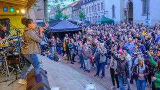 Die Band „Amokoma“ will beim Hockenheimer Mai, der am 14. und 15. Juni stattfindet, mit ihrem bekannten Songpotpourri von Soul bis Funk wie im vergangenen Jahr für gute Stimmung sorgen.