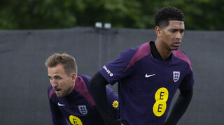 Oder holt England mit seinen Superstars Harry Kane (l.) und Jude Bellingham (r.) den ersten EM-Titel auf die Insel?